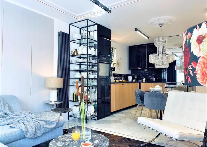 Luxury Apartment At City Center At Palace +Netflix!